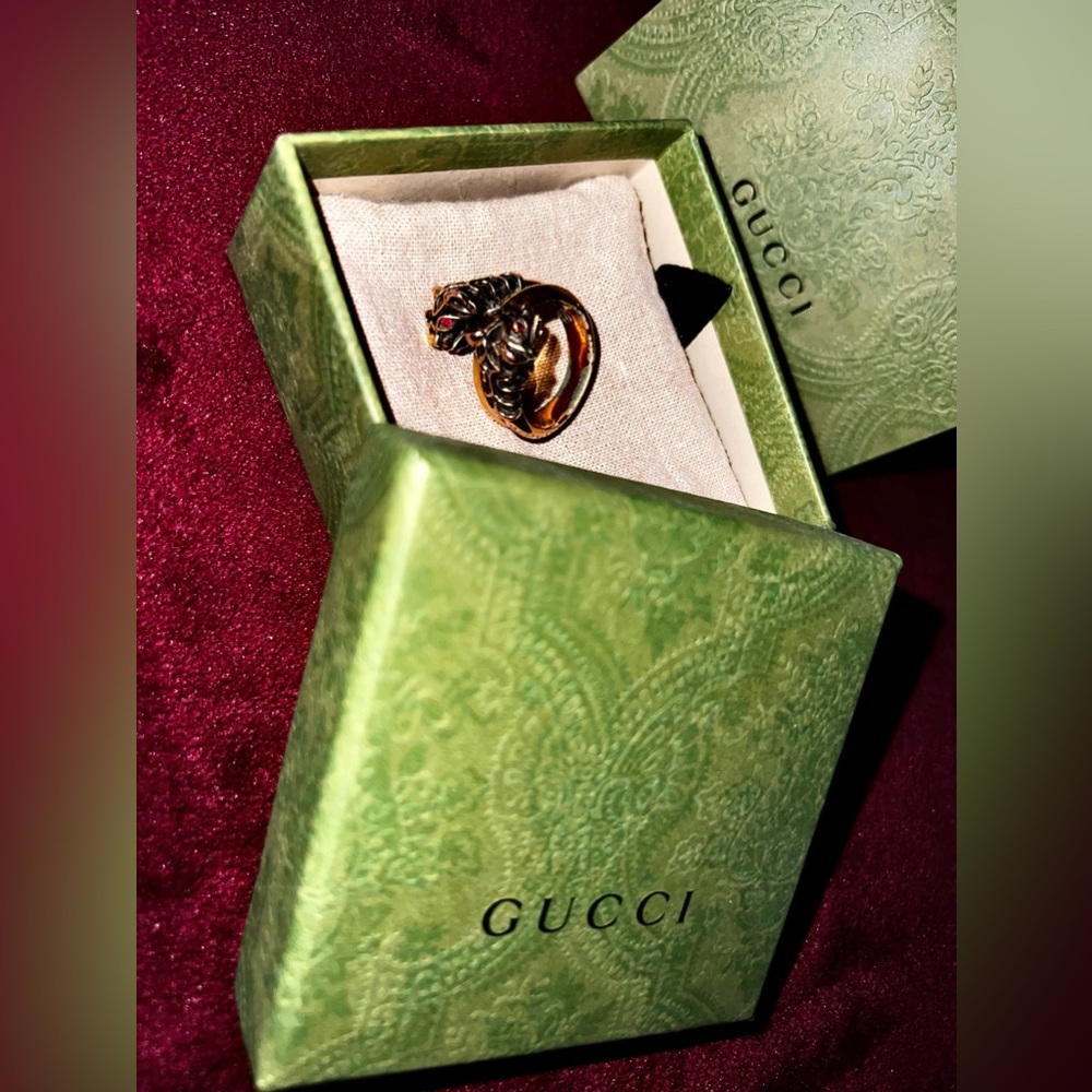 Gucci ‘Twist’ Tiger Head (Red Crystal Eyes) Double Banded Ring - Picture 4 of 13